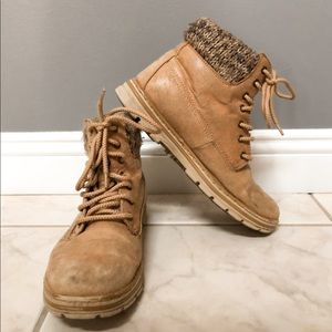 Cliffs By White Mountain Women's Kudrow Lace-Up Ankle Boot